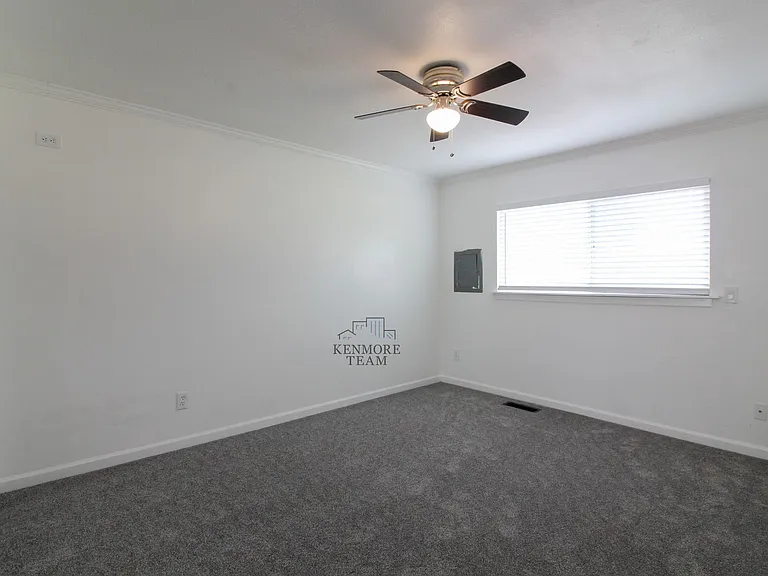 2122 S Olympia St — Photo 11