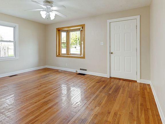 2nd image of 529 Grand Ave