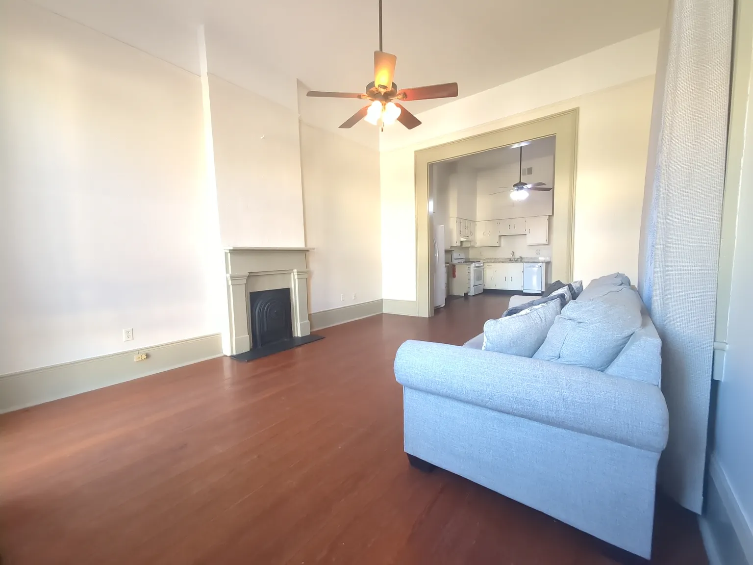 1 bed, 900 sqft, $1,450 — Photo 3