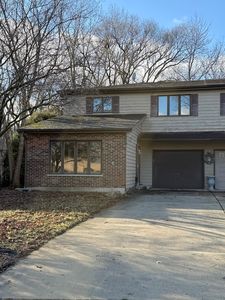 306 Brookdale Dr APT A, Bloomingdale, IL, 60108