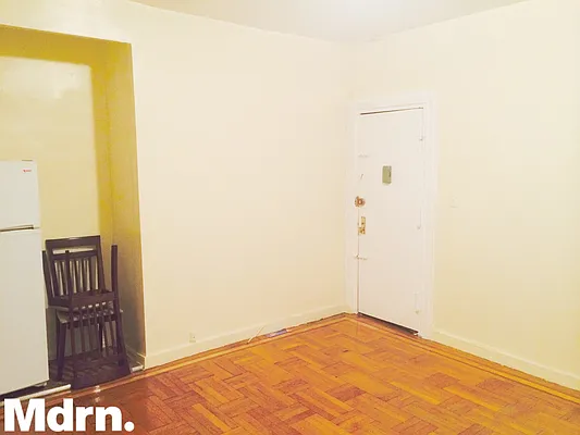 Rented by Mdrn Residential | media 8