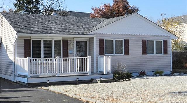 1st image of 109 Cedarberry Ln