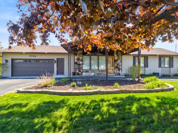 7702 Park Lane Ave, Jenison, MI 49428