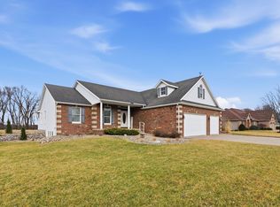 27018 Glynns Creek Ct, Eldridge, IA