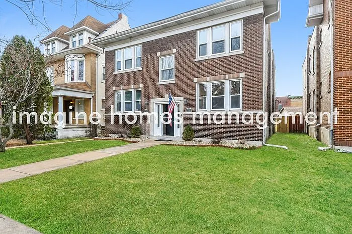 2 bed, 1.0 bath, 884 sqft, $1,295 — Photo 2