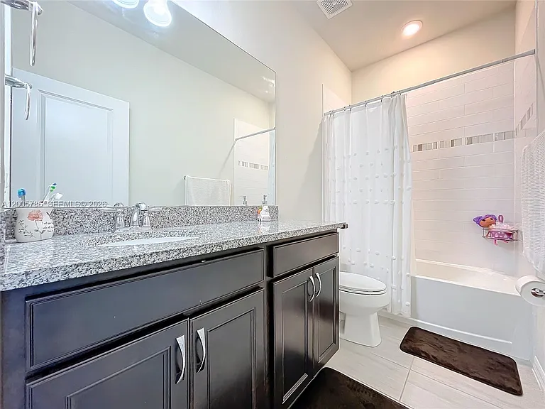 5040 Eucalyptus Dr #2 — Photo 26