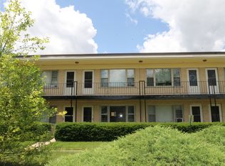 20 King Arthur Ct APT 5, Northlake, IL 60164