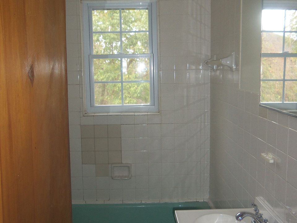 2nd image of 1313 Carroll Creek Rd APT 6