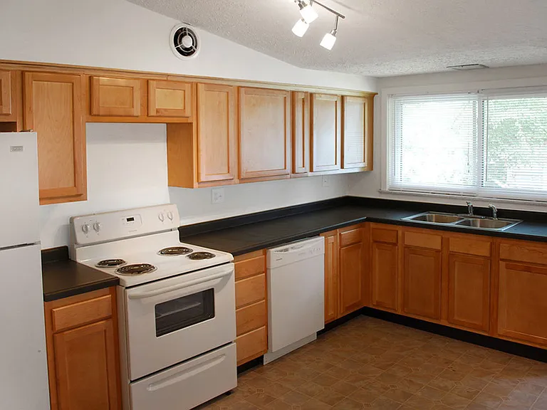 1415 E Hunter Ave — Photo 6