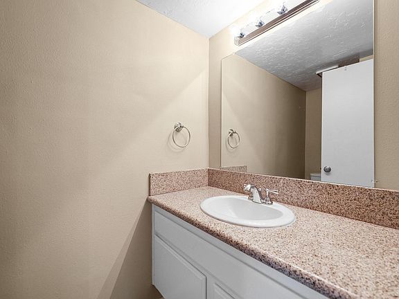 5th image of 1101 Golden Springs Dr Unit F