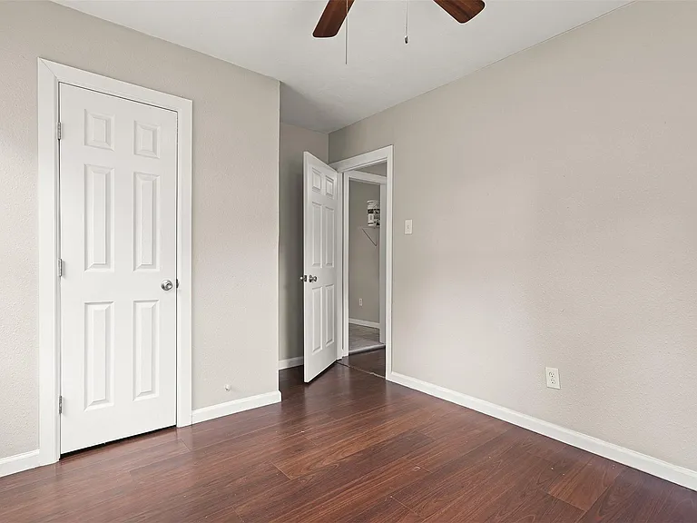 2318 Pecan St — Photo 20
