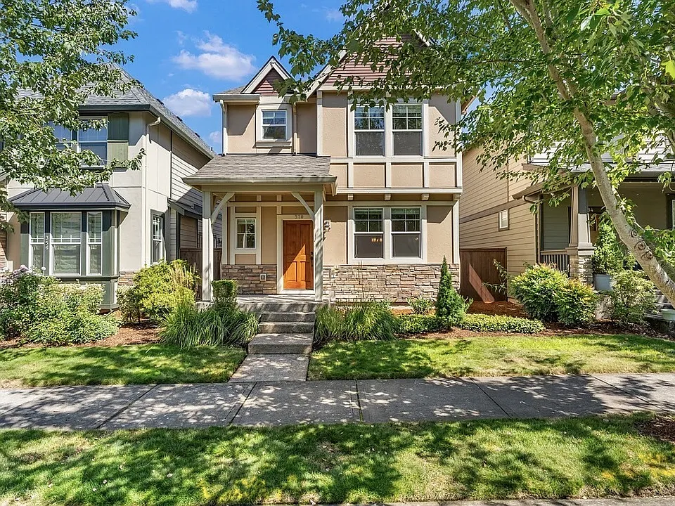 370 SW 204th Ter