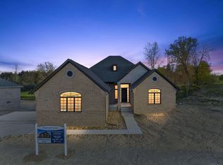 631 Westlake Ave, Oxford, MI 48371