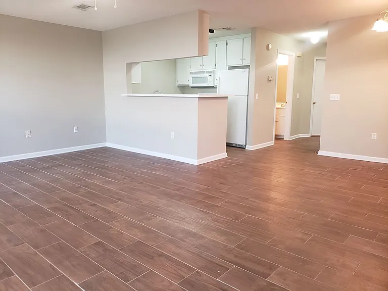 127 S Springview Dr — Photo 3