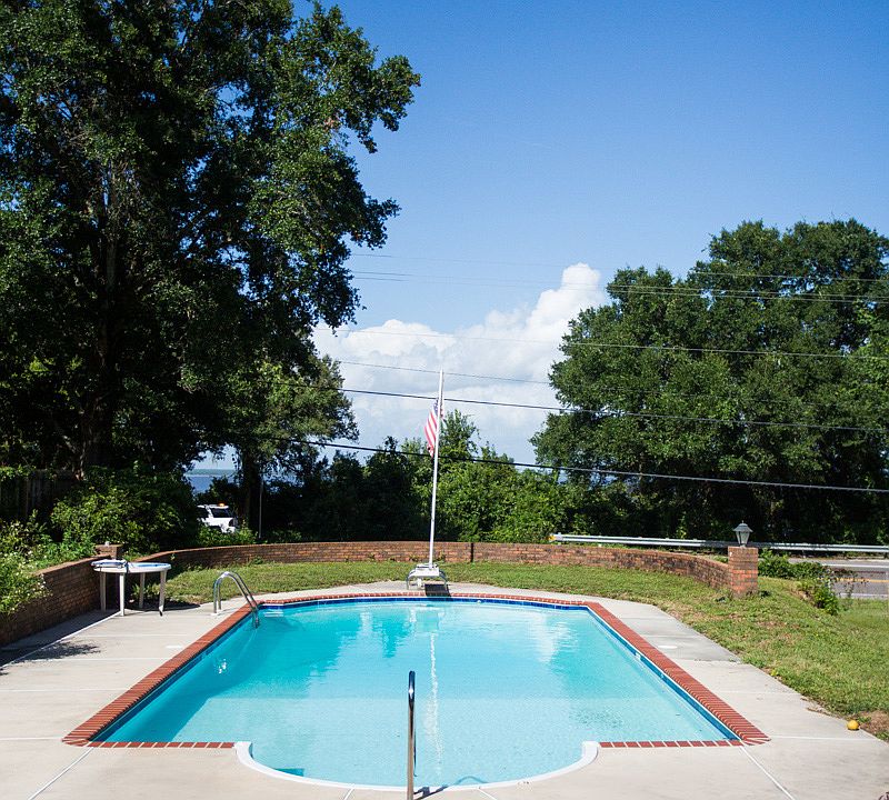1st image of 4830 Peacock Dr