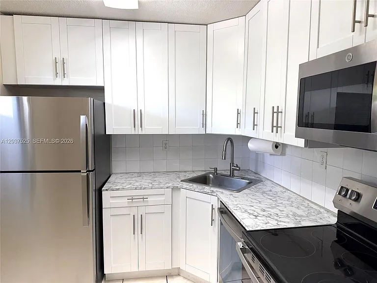9440 Fontainebleau Blvd #406 — Photo 3