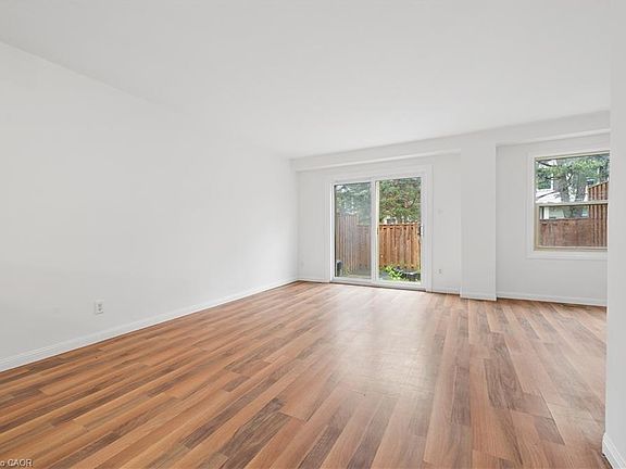 2nd image of 25 Queenston Dr #34