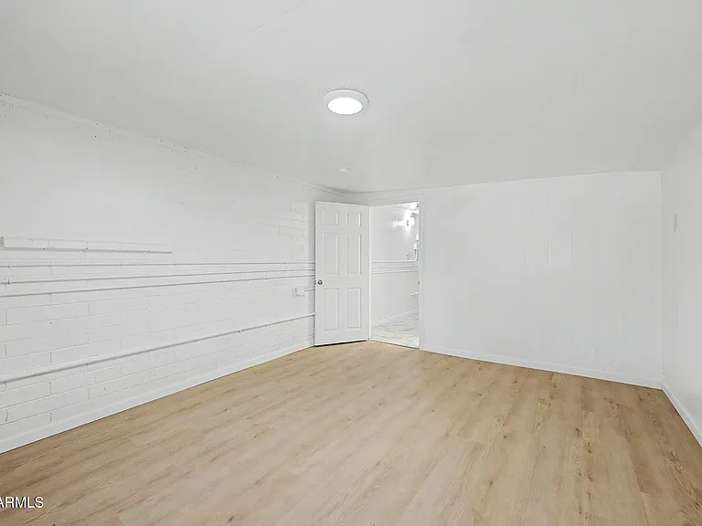 2038 E Lemon St — Photo 22