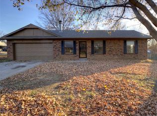 115 9th St, Claremore, OK 74017