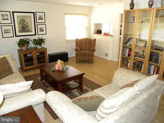 2nd image of 6317 Dorset Dr