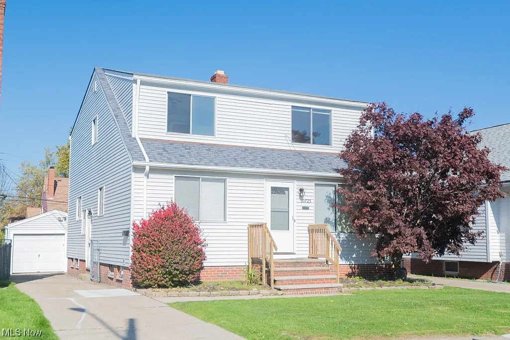 10725 Vernon Ave photo 1