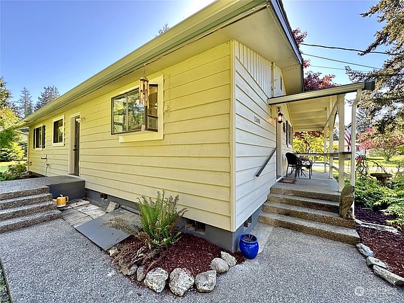 3rd image of 1500 Shuksan Drive