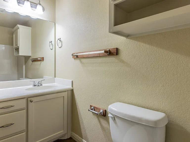 109 Meadow Park Cir — Photo 14