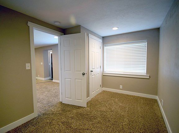4th image of 1060 Bear Ave