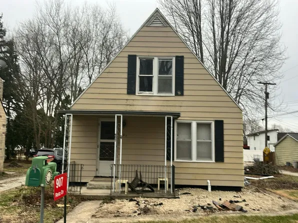 907 Retz Dr, Ottawa, IL 61350