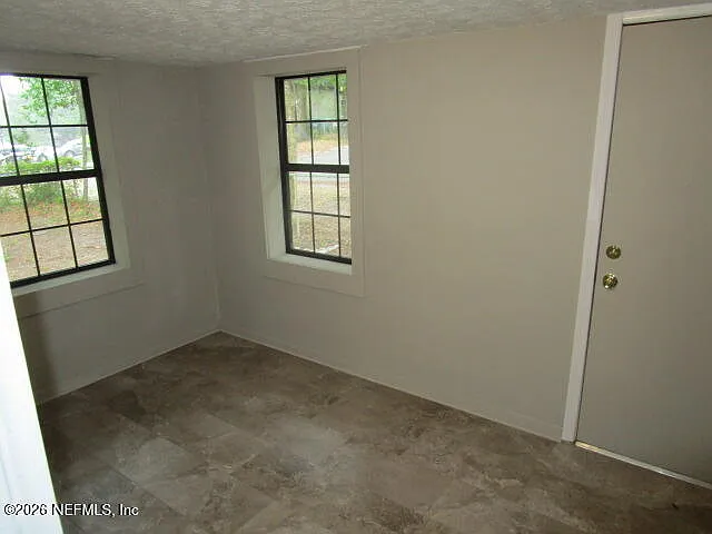9525 Campus Ave — Photo 3