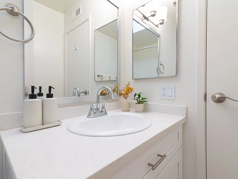 MAGNOLIA WEST APARTMENTS- RIVERSIDE, CA — Photo 110