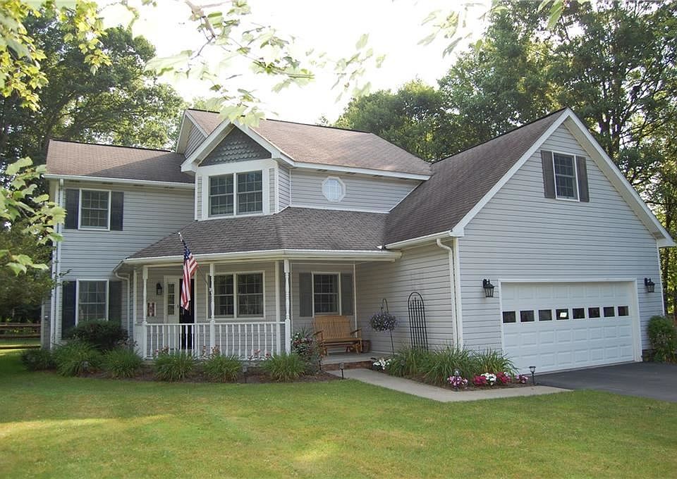 1st image of 43 Forest Glen Dr