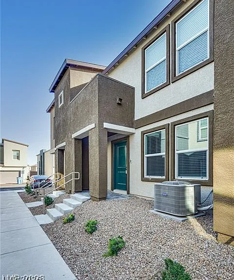 4826 Wine Ridge Ave — Photo 1