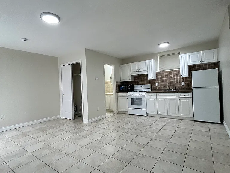 187 Mosely Ave #2 — Photo 2