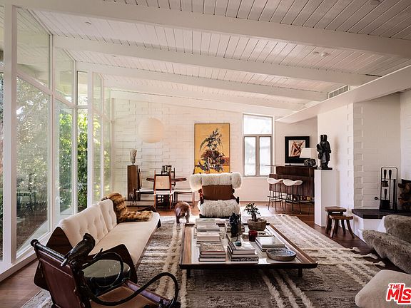 2nd image of 2179 Mandeville Canyon Rd