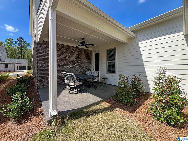 4740 Arden Way — Photo 28