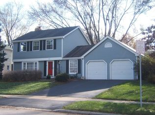 208 E Bauer Rd, Naperville, IL 60563