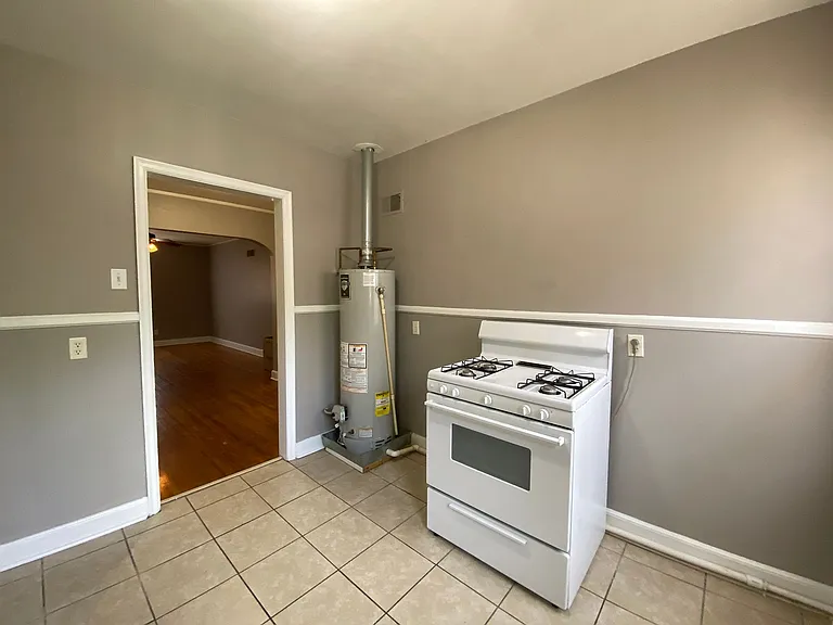 143 N Merton St #3 — Photo 2