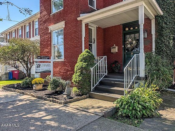2nd image of 32 N Spring St