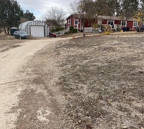3rd image of 4220 Whispering Oak Way