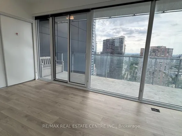 3 Gloucester St, Toronto, ON
