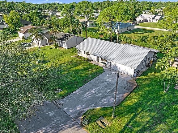 3rd image of 18262 Huckleberry Rd
