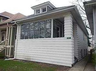 1135 S Ridgeland Ave, Oak Park, IL 60304