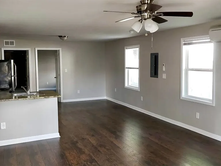 903 Massey Ave — Photo 4