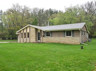 N9W31766 Huckleberry Way, Delafield, WI 53018