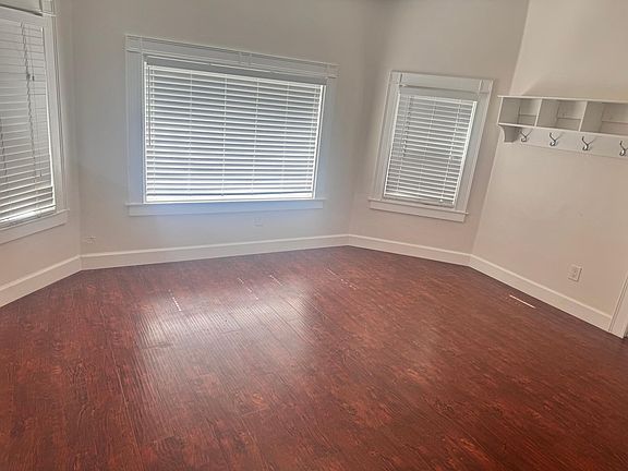 3rd image of 918 25th St #B