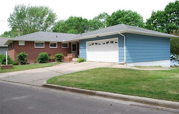 2nd image of 1410 Oak Beach Dr