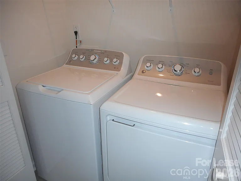 2105 Autumn Olive Ln — Photo 16