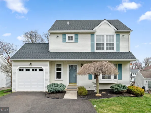 115 Preston Dr, North Wales, PA 19454