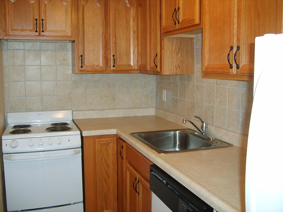 2nd image of 309 N 5th St APT 6